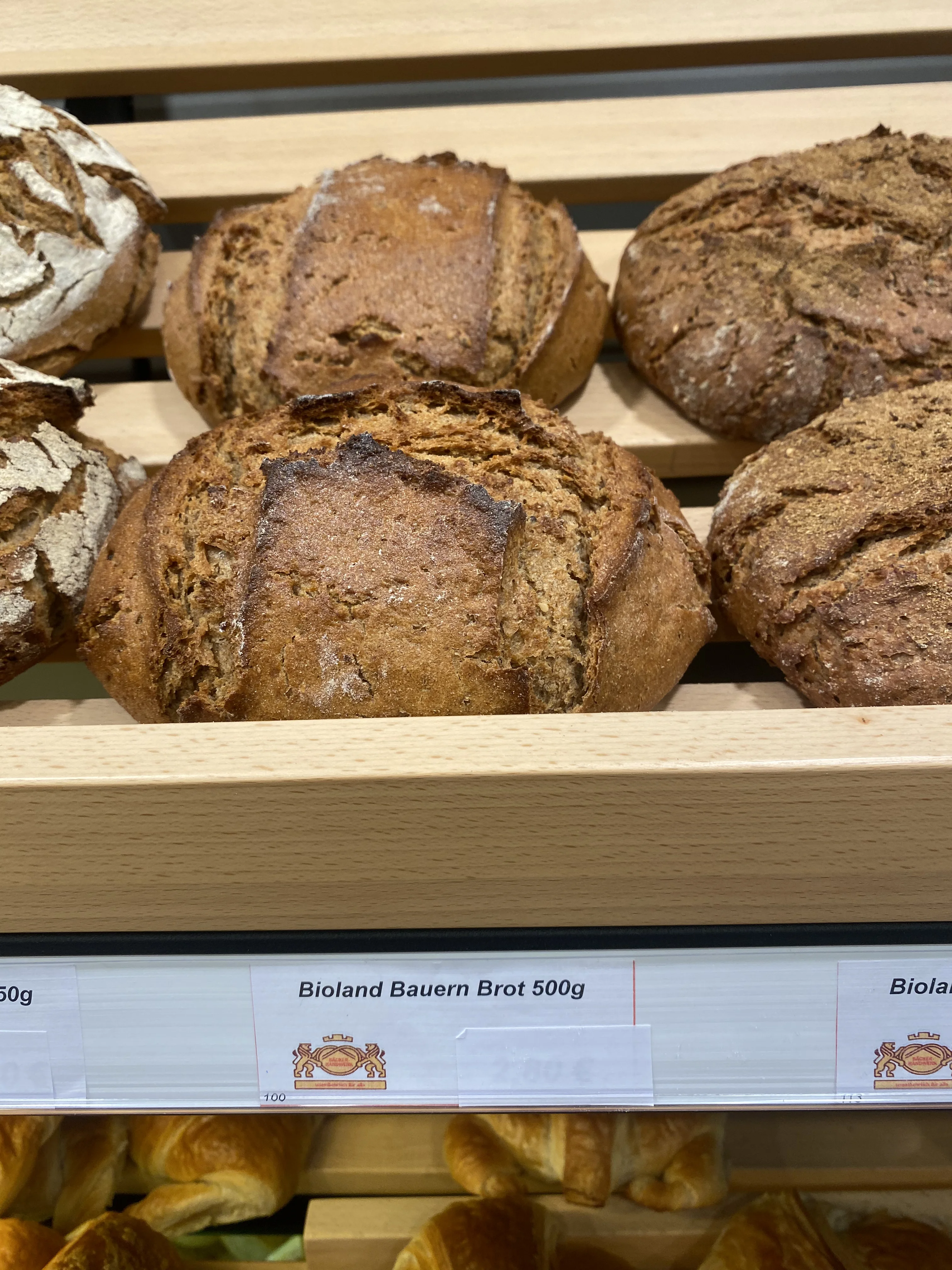 Verschiedene Brotsorten täglich frisch im Frohnatur Dorfladen